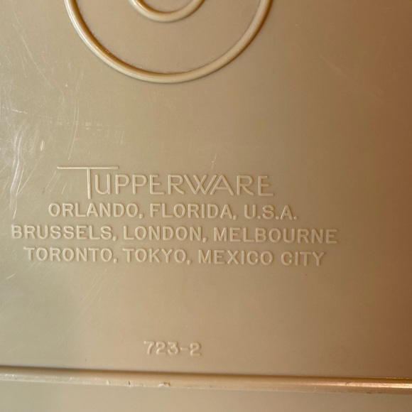 Tupperware deviled egg or cold cut container Vintage - Picture 3 of 7